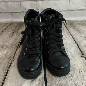 D10 Lulus Black Hightop Sneaker Boots with Side Zipper, Size 7, Pre-owned
